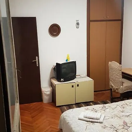 For A Real Price Quarto em Acomodações Particulares Podgorica